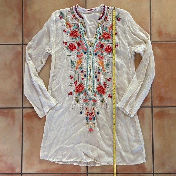 Beautiful Johnny Was Embroidered Rayon Shirt Blouse Tunic Top Size XS - Picture 4 of 6